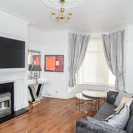 Riverpool - Elegant House 1 Minute Walk To Anfield Stadium Villa ลิเวอร์พูล ภายนอก รูปภาพ
