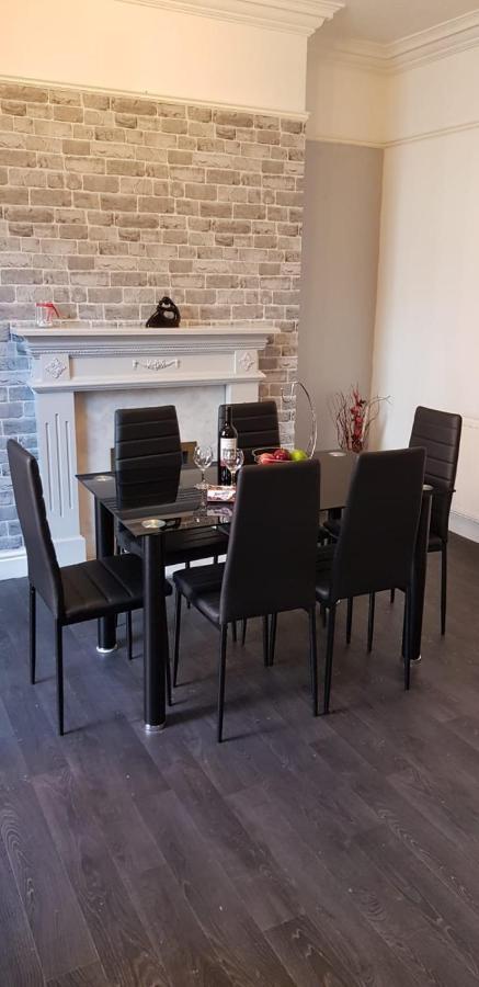 Riverpool - Elegant House 1 Minute Walk To Anfield Stadium Villa ลิเวอร์พูล ภายนอก รูปภาพ
