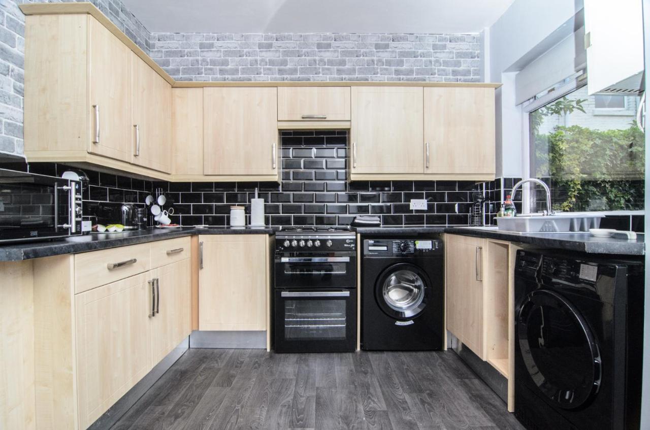 Riverpool - Elegant House 1 Minute Walk To Anfield Stadium Villa ลิเวอร์พูล ภายนอก รูปภาพ
