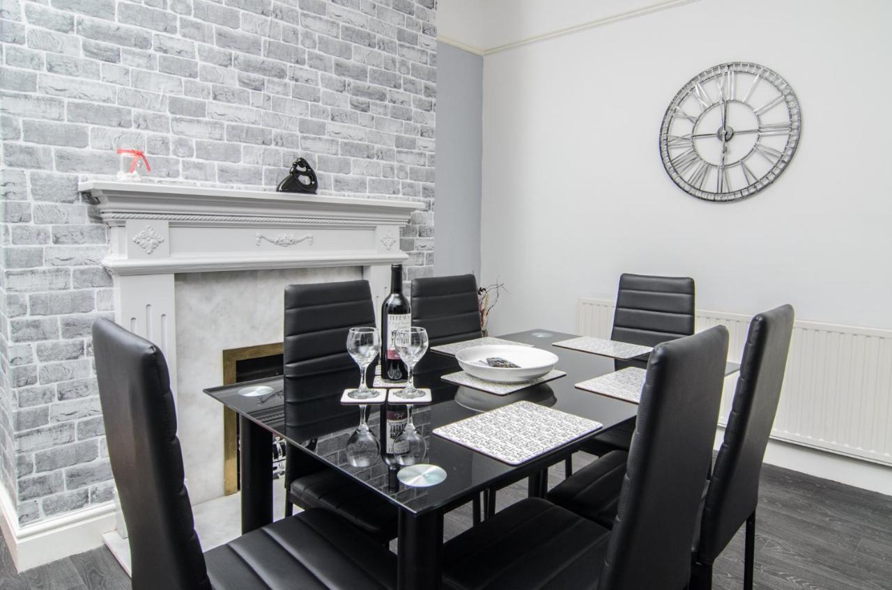 Riverpool - Elegant House 1 Minute Walk To Anfield Stadium Villa ลิเวอร์พูล ภายนอก รูปภาพ