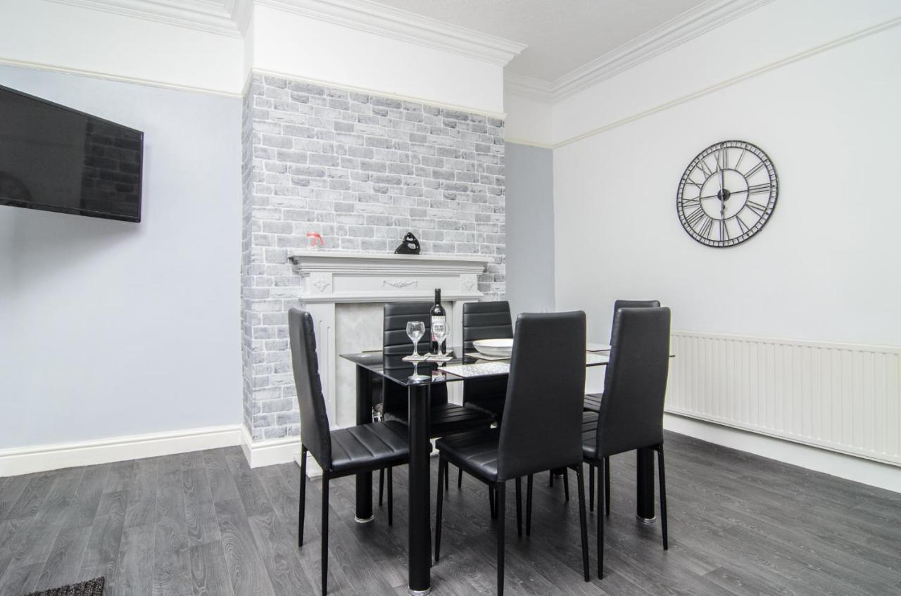 Riverpool - Elegant House 1 Minute Walk To Anfield Stadium Villa ลิเวอร์พูล ภายนอก รูปภาพ